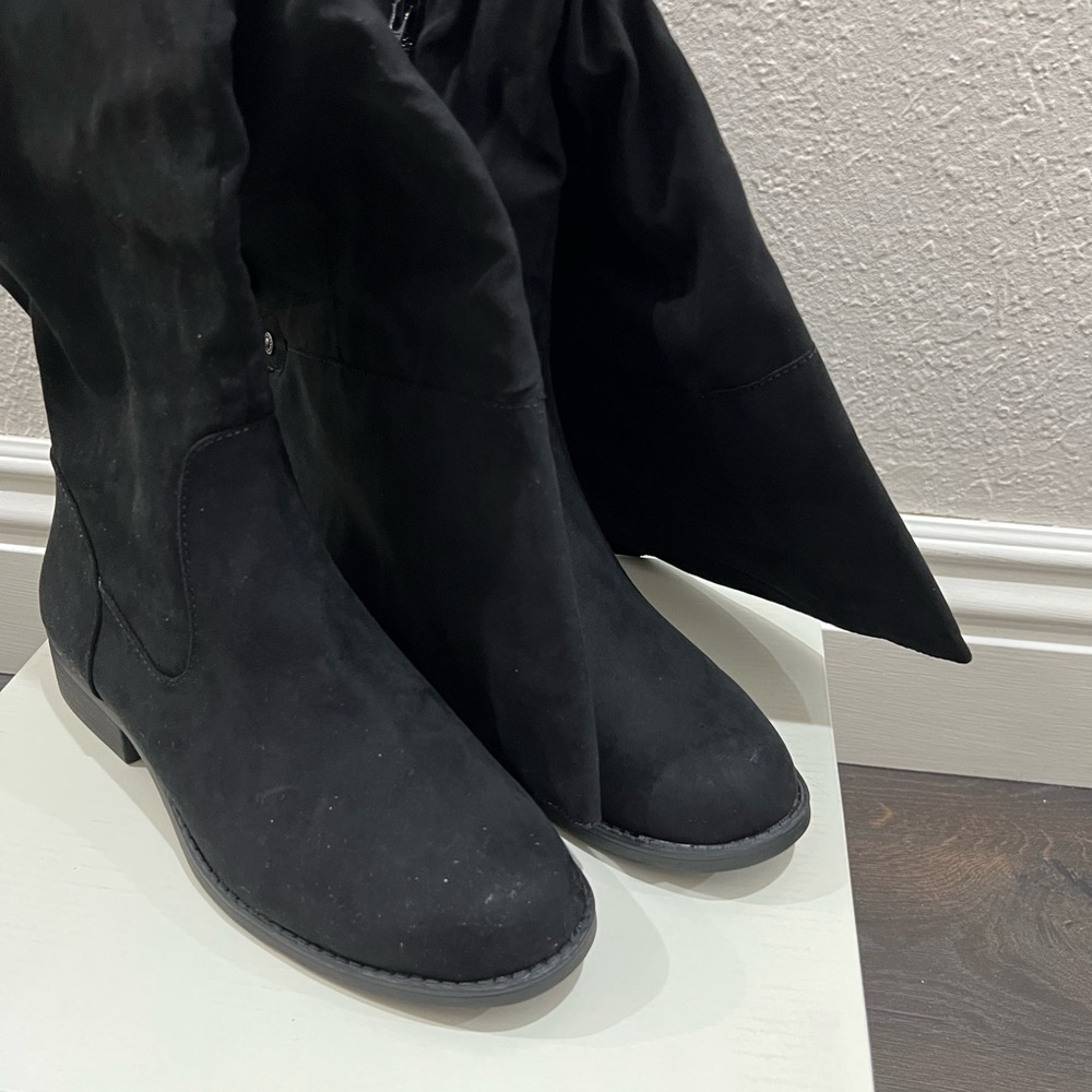New Black flat Black high boots 8.5